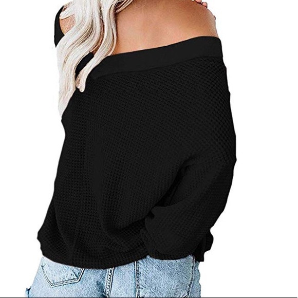 Beautiful woman off the shoulder top - Picture 3 of 8